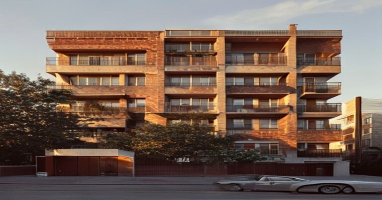 Stabile residenziale Bologna San Donato primi anni 70, facciata moderna con balconi
