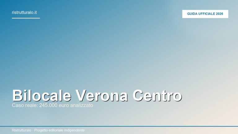 Bilocale Verona centro: palazzo storico veronese in pietra con balcone fiorito e finestre con archi